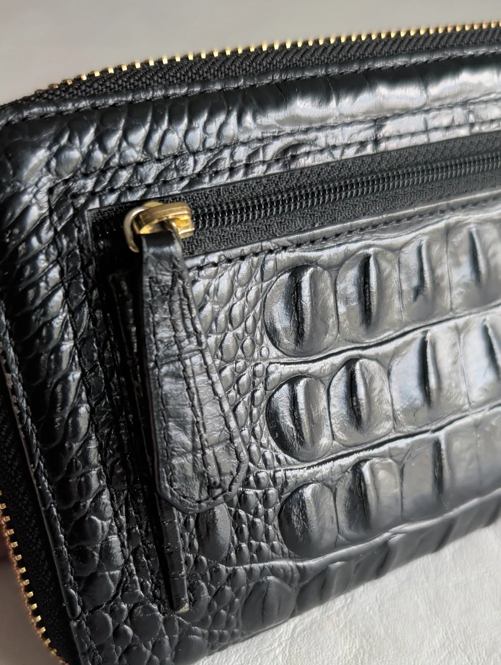 Brahmin Suri Zippered Folding Wallet In Black Melbourne Leather